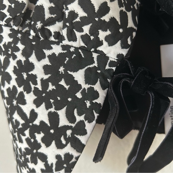 NWT Reformation Azalea Bow Tie Top in Black and White Floral - Picture 7 of 8